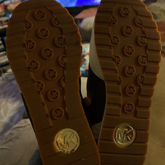 I’m selling my Michael kors shoes that I’ve worn about 4 times. - Picture 2 of 2